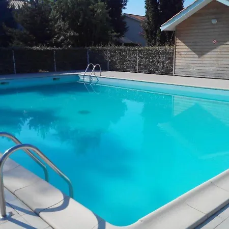 T2 Avec Piscine, Parking, à 10km De L'océan - Fr-1-319-349