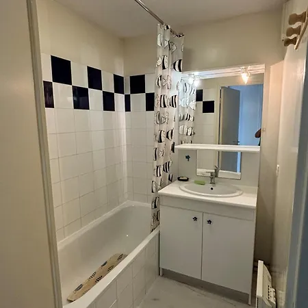 T2 Avec Piscine, Parking, A 10km De L'ocean - Fr-1-319-349 Apartamento
